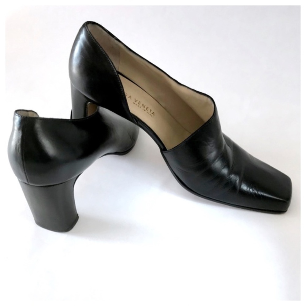 Bottega Veneta Black Leather Open Side Heeled Pump